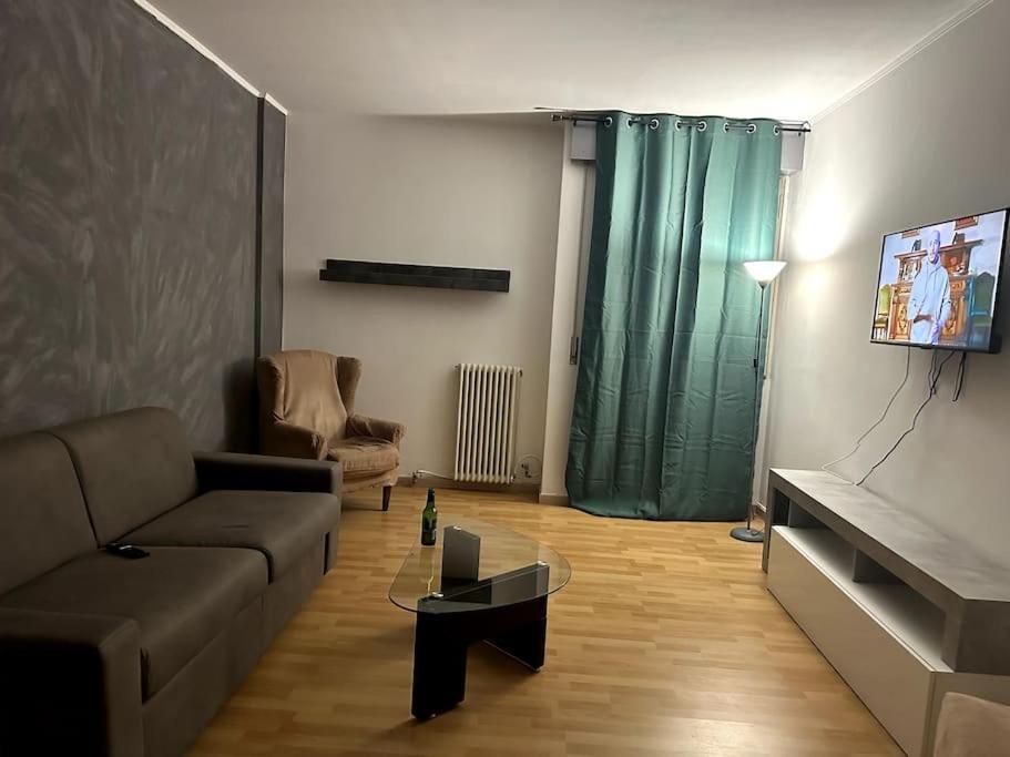 Leone D'Oro - Full Apartment Mestre Exterior foto